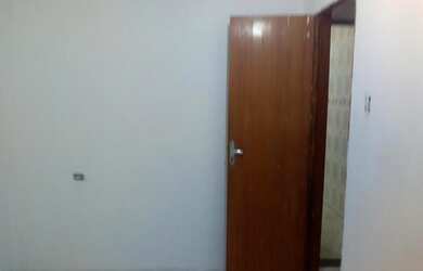 Imagem: A casa possui 2 Dormitórios e está localizado em Jardim Quarentenário