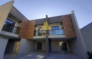 Imagem: A casa possui 3 Dormitórios, 3 Banheiros, 1 Vaga na garagem