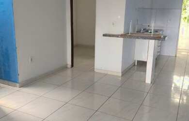 Imagem: A casa possui 2 Dormitórios e 2 Banheiros e está localizado