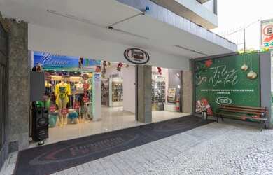 Imagem: O depósito e está localizado em Tijuca, Rio de Janeiro para