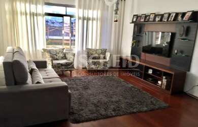 Imagem: A casa possui 4 Dormitórios, 4 Banheiros, 4 Vagas na garagem