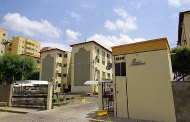 Imagem: O apartamento possui 2 Dormitórios e 1 Banheiro e está localizado