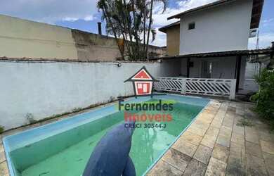 Imagem: A casa possui 2 Dormitórios, 2 Banheiros, 2 Vagas na garagem