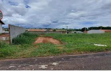 Imagem: O terreno possui 200m² de Área e está localizado em Jardim