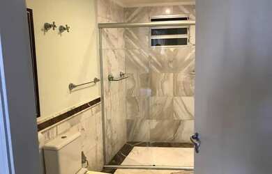 Imagem: O apartamento possui 3 Dormitórios, 2 Banheiros, 2 Vagas na