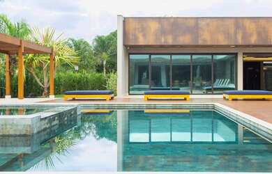 Imagem 4: ImÃ³vel de luxo. Piscina, Ar-condicionado, Guarda roupaeLareira