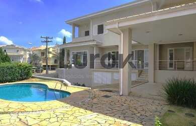 Imagem: A casa em condomínio possui 4 Dormitórios, 5 Banheiros, 4