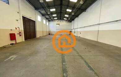 Imagem: O depósito possui 5 Vagas na garagem, 1.500m² de Área e