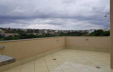 Imagem: O apartamento possui 2 Dormitórios, 1 Banheiro, 2 Vagas na