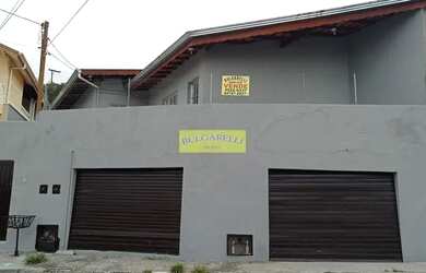 Imagem: A casa possui 2 Dormitórios, 2 Banheiros, 2 Vagas na garagem