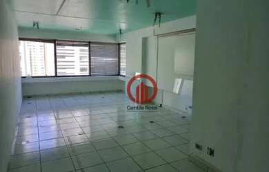 Imagem: O depósito possui 5 Vagas na garagem e 40m² de Área e está