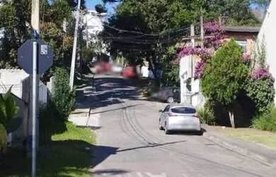 Imagem: O terreno possui 678m² de Área e está localizado em Mercês