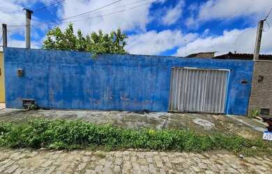 Imagem: A casa possui 1 Dormitório, 1 Banheiro, 2 Vagas na garagem