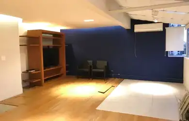 Imagem: O apartamento possui 2 Dormitórios, 2 Banheiros, 2 Vagas na