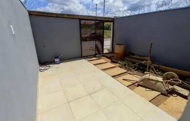 Imagem: A casa possui 2 Dormitórios, 1 Banheiro, 1 Vaga na garagem