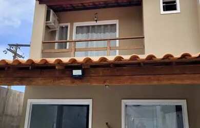 Imagem: A casa possui 3 Dormitórios, 4 Banheiros, 2 Vagas na garagem