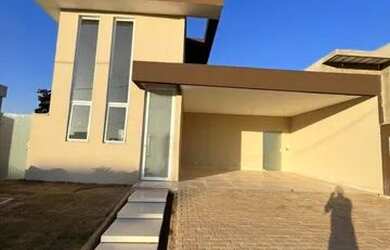 Imagem: A casa em condomínio possui 3 Dormitórios, 4 Banheiros, 3