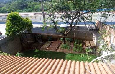 Imagem 15: Vendo essa casa. Varanda, Área de serviço, 250m² de Áreae3 Vagas na...