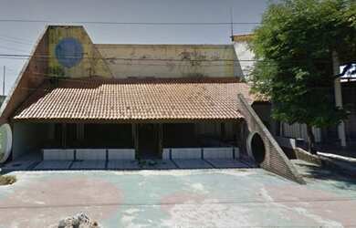 Imagem: A casa possui 5 Dormitórios, 5 Banheiros, 5 Vagas na garagem