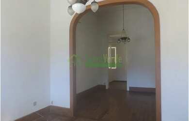 Imagem: CASA ANTIGA NO CENTRO EM BOM ESTADO GERAL