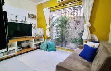 Imagem: A casa em condomínio possui 3 Dormitórios, 2 Banheiros, 3