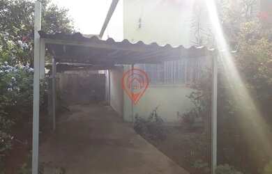 Imagem: A casa possui 2 Dormitórios, 1 Banheiro, 5 Vagas na garagem