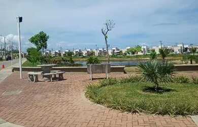 Imagem: A casa possui 3 Dormitórios, 2 Banheiros, 3 Vagas na garagem