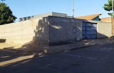 Imagem 2: Vendo casa de esquina no residencial Copacabana