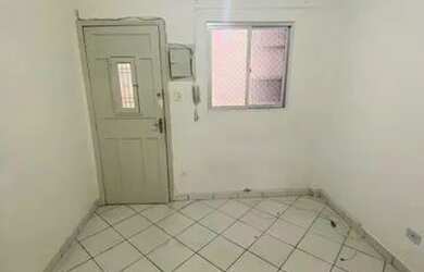 Imagem 2: Apartamento de 1 Dormitório no Boqueirão Próximo ao Beatrix, Apenas 300 Metros da Praia