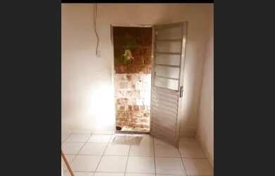 Imagem: A casa possui 1 Dormitório, 1 Banheiro e está localizado