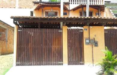 Imagem: A casa possui 2 Dormitórios, 2 Banheiros e 1 Vaga na garagem