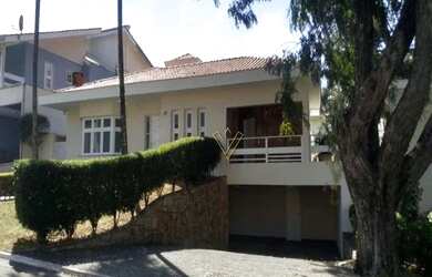 Imagem: A casa em condomínio possui 3 Dormitórios, 5 Banheiros, 300m²