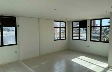 Imagem: O depósito possui 1 Vaga na garagem, 40m² de Área e está