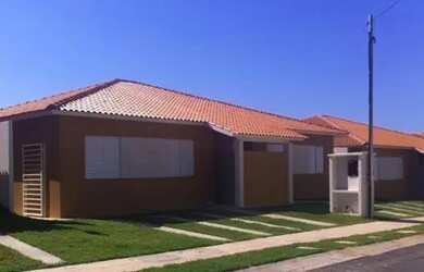 Imagem: A casa em condomínio possui 3 Dormitórios, 2 Banheiros, 2