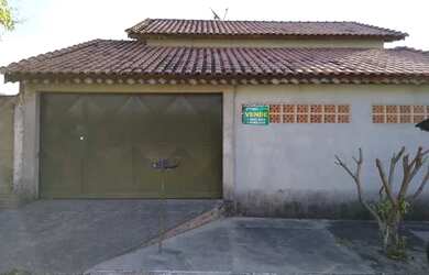 Imagem: A casa possui 2 Dormitórios, 1 Banheiro, 2 Vagas na garagem