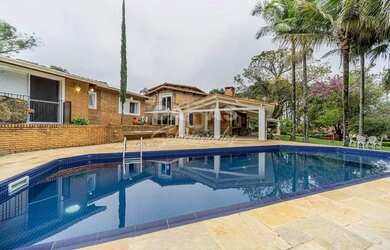 Imagem: A casa em condomínio possui 3 Dormitórios, 5 Banheiros, 5