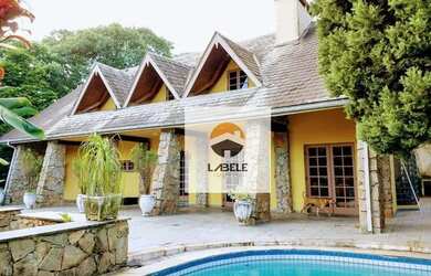 Imagem: A casa em condomínio possui 3 Dormitórios, 3 Banheiros, 4