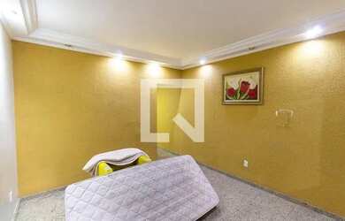 Imagem: A casa possui 2 Dormitórios, 2 Banheiros, 1 Vaga na garagem