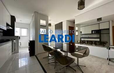 Imagem: O apartamento possui 2 Dormitórios, 2 Banheiros, 2 Vagas na