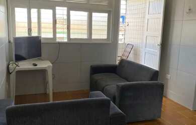 Imagem: A kitnet possui 1 Dormitório, 1 Banheiro, 1 Vaga na garagem