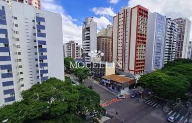 Imagem: O apartamento possui 3 Dormitórios, 1 Banheiro, 1 Vaga na garagem