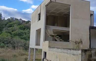 Imagem: A chácara possui 3100m² de Área e está localizado em Planta