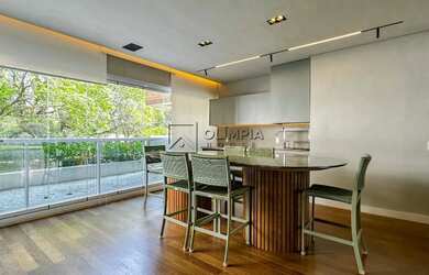 Imagem: O apartamento possui 3 Dormitórios, 4 Banheiros, 4 Vagas na