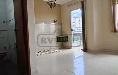 Imagem: A casa possui 4 Dormitórios, 3 Banheiros, 2 Vagas na garagem