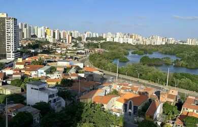Imagem: O apartamento possui 1 Dormitório, 2 Banheiros, 2 Vagas na