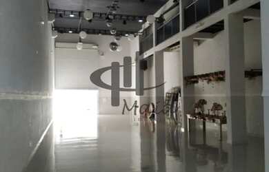 Imagem: O depósito possui 868m² de Área e está localizado em Vila