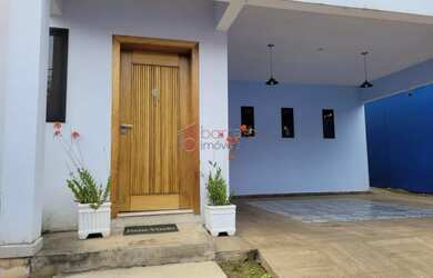 Imagem: A casa possui 3 Dormitórios, 4 Banheiros, 4 Vagas na garagem