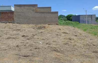 Imagem: O terreno possui 215m² de Área e está localizado em Miravista