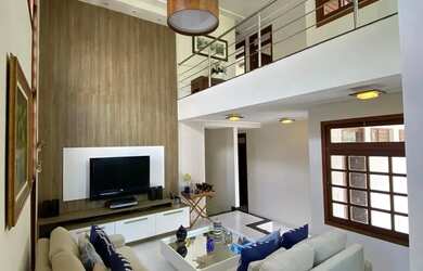 Imagem 4: Laise mostra Dúplex 4 suítes BARRAMARES