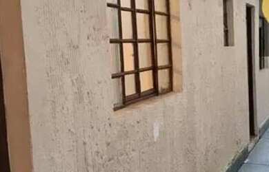 Imagem: A casa possui 4 Dormitórios, 3 Banheiros e 100m² de Área